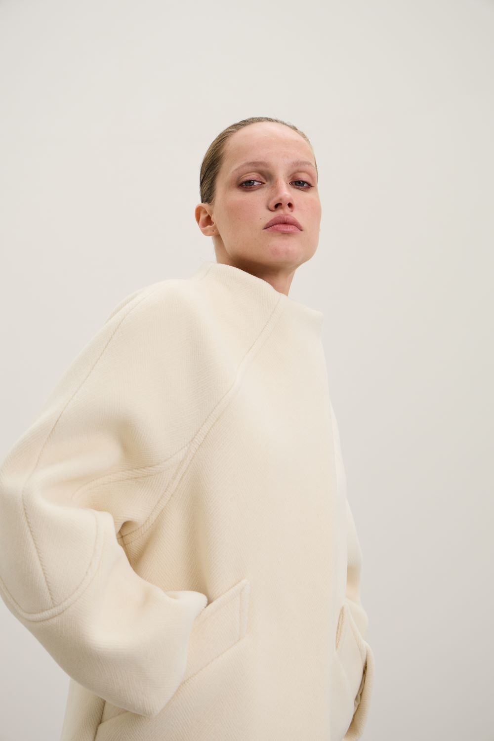 COCOON COAT women’s cropped coat, ivory